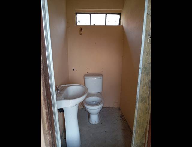 2 BEDROOM HOUSE FOR SALE IN UMLAZI A